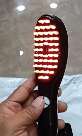 Scalp Massage Comb with oil sprayer
